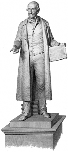 La statua di Gabrio Piola nel cortile di Brera a Milano.