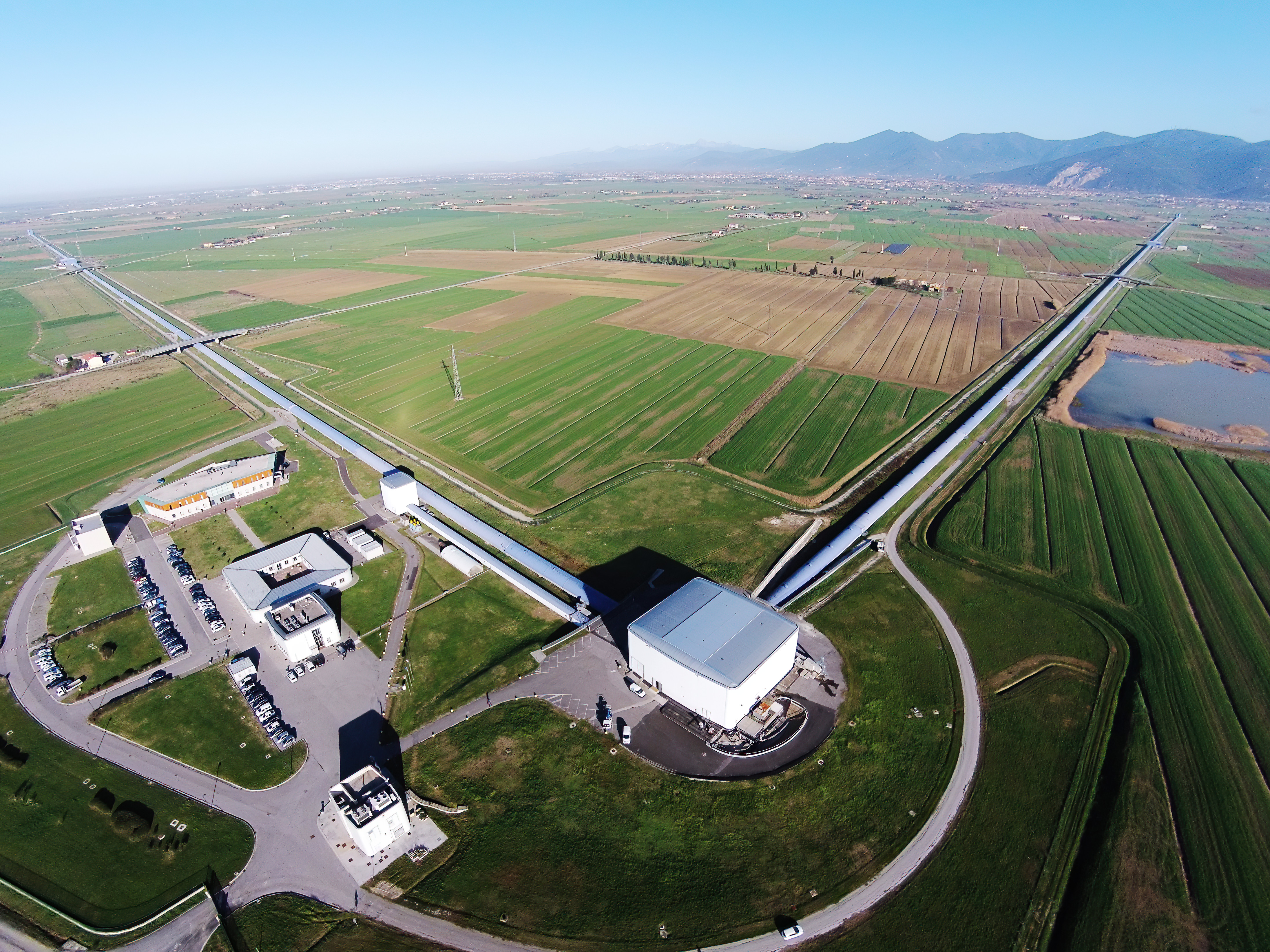 interferometro virgo visto dall'alto
