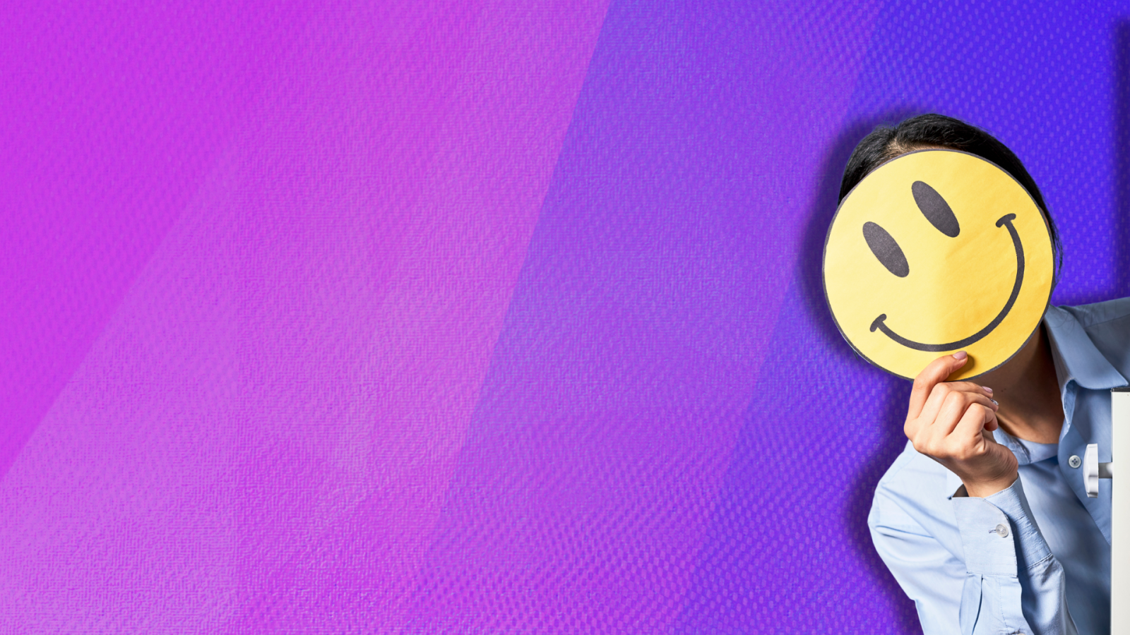 figura laterale con smiley a coprire il volto