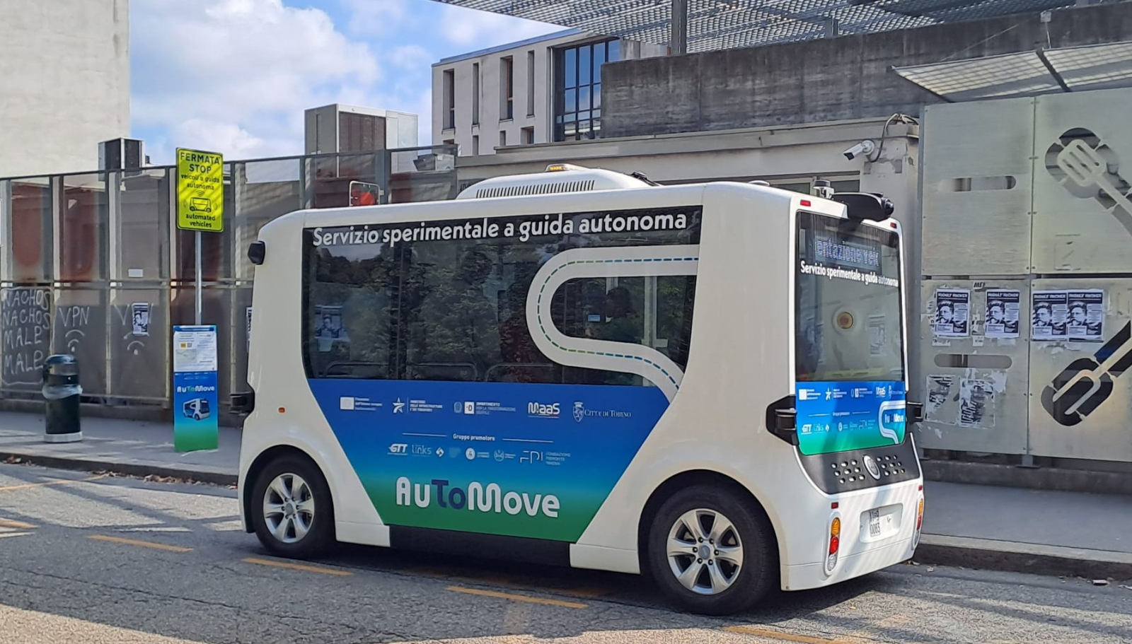 Immagine della navetta a guida autonoma del progetto ToMove di Torino