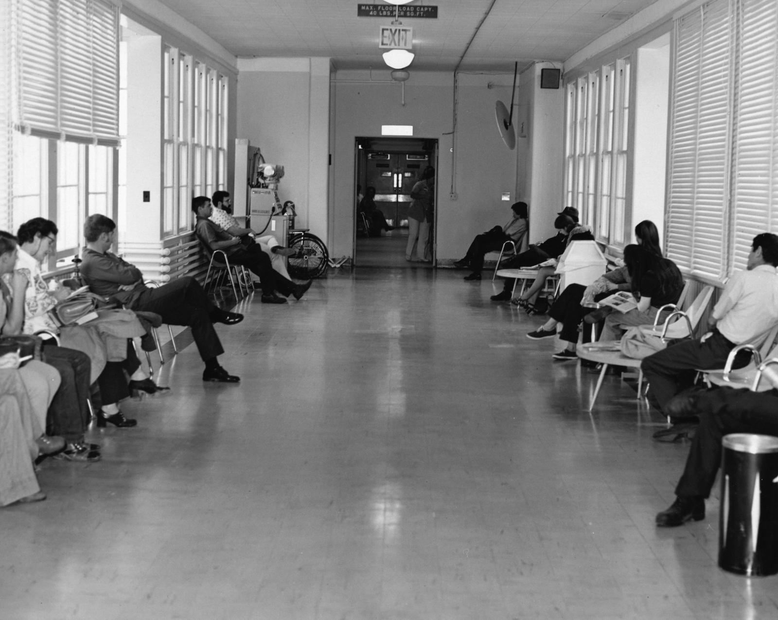 Persone in attesa in ospedale