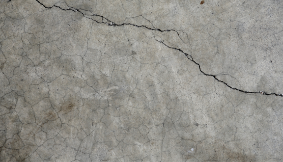 calcestruzzo con crepa