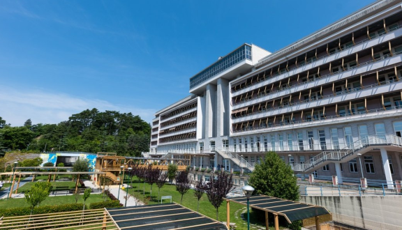 Immagine dell'edificio della Scuola Internazionale Superiore di Studi Avanzati (SISSA) di Trieste