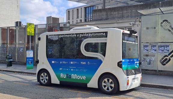 Immagine della navetta a guida autonoma del progetto ToMove di Torino