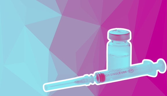 siringa e vaccino su sfondo geometrico