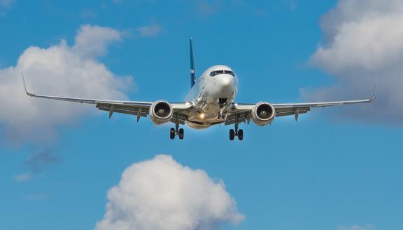 aereo in fase di atterragio